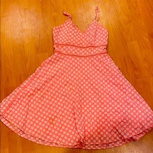 Pink v-neck floral spaghetti-strapped summer dress